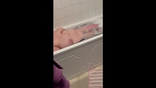 Big Tits MILF Soaping up in the Bath Tub