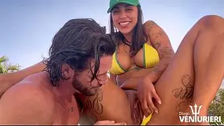 Didy Reis porn video – Having sex on the rooftop of the hot married woman's apartment while her husband is not yet home from work.