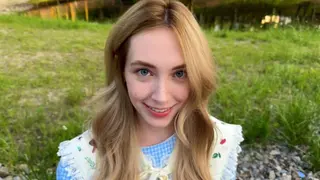Helped a Cute Stranger on the Street and Fucked her on the same Day - Loly Nebel