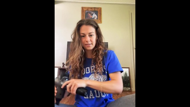 Tiktok Girl Accidentally Cums during Live with Massager