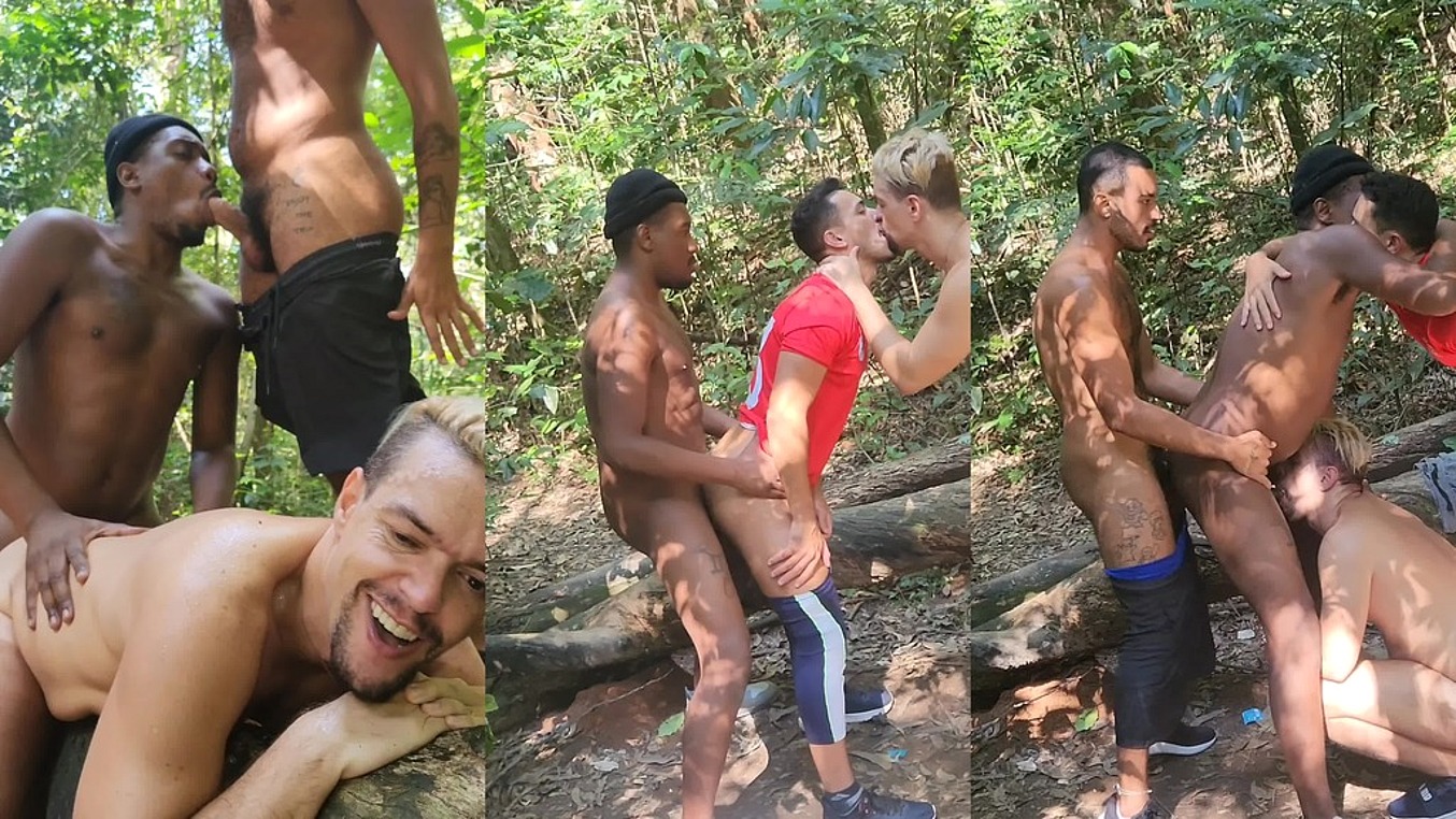 OS CARAS FIZERAM FILA PRA COMER O MACHO RABUDO NA TRILHA DO PARQUE.