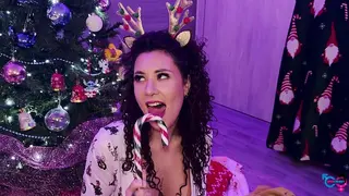 Effe, Italian Girl Anal Fucked under the Christmas Tree after she Squirts