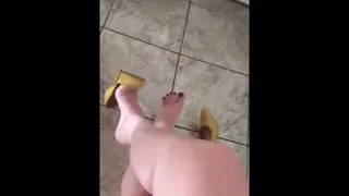 @tici_feet IG Tici Feet Tici_feet Shoeplaying and Dangling Yellow Heel