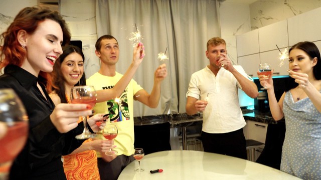 Students Celebrate new Years Eve at Party and Fuck Group Sex