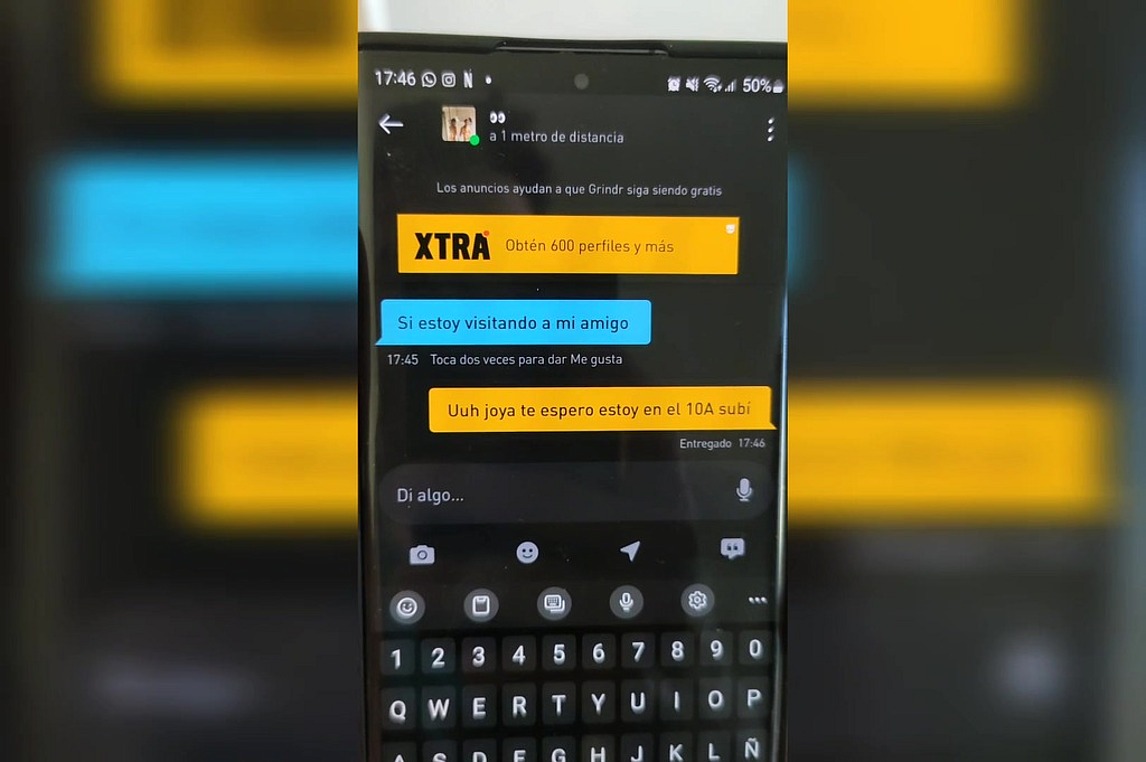 Grindr time UNA ENORME VERGA BLANCA ME ROMPE EL CULO