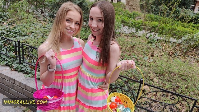 Hottie Alexa and Kate