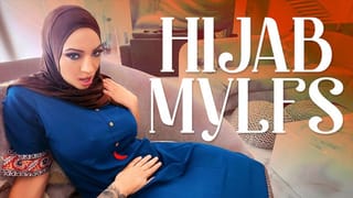 Muslim Step-sister-in-law is Surprised when she Sees her Step-brother's Big Cock - Hijab MYLFs