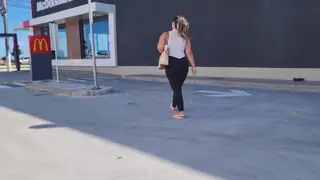 Me Levou Para Comer Um Bigmac, Mas Ele Queria Comer Minha Big Bunda !