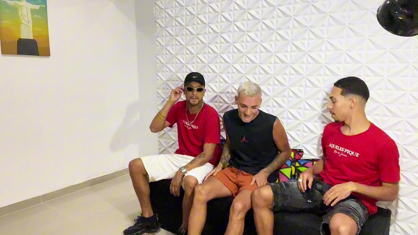 FILHO DO MEU PADRASTO FOI ME VISITAR E ACABOU QUERENDO TRANSAR COMIGO! - CASALL SAGAZ