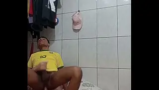 Kinholiver porn video – That naughty little guy invited me over for some bromance at his place, and I ended up fucking him.