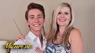 Hot Cougar Velvet Skye Bangs her Son’s best Friend