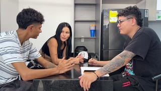 ME FOLLO a MUJER NECESITADA DE TRABAJO ACAMBIO DE DARLE TRABAJO a ELLA Y a SU ESPOSO