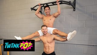 TWINKPOP - as Deacon Bench Presses in the Gym, he Sucks Dale's Hard Pole before taking his Ass - Pornhub Gay