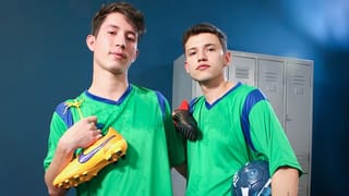 Teammates Jake Lotti & Loick Gauthier get Wild in the Locker Room after Sweaty Workout - Latin Leche - Pornhub Gay