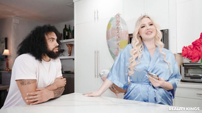 Horny stepmom Jenna Starr filthy sex story