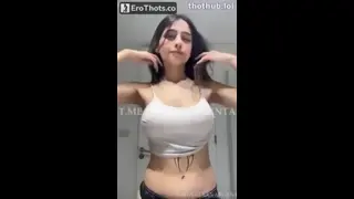 iaaras2 shaking tits no bra