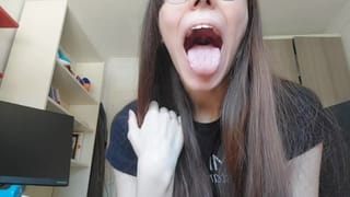 Beatrice Swallows a Sausage in one Gulp