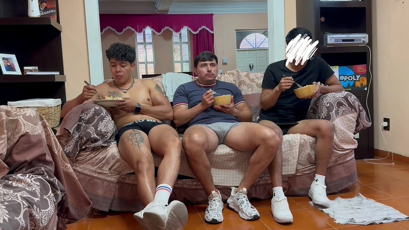 Ven a mi casa, te hare sentir como rey, me cocinas, me das de comer, te doy un masaje y tambien te meto mi pito y te hago un bebe, te quito el estres y te bano despues.
