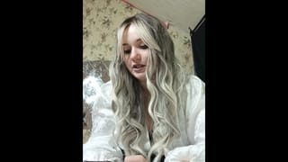 I Read a Women's Forum, Sex Stories 1