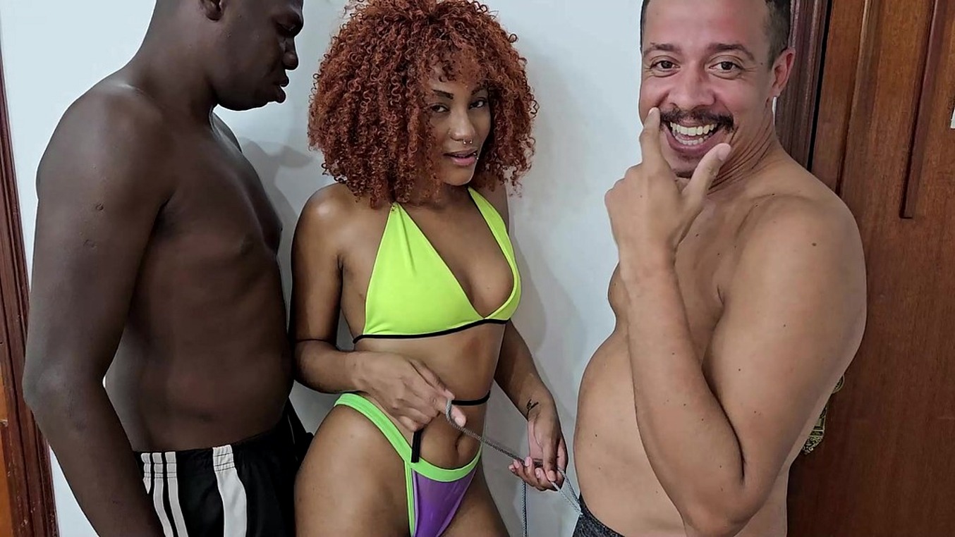 A deliciosa Nayrob fodendo com 2 dotados ate ganhar leite na boca