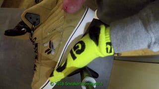 Cumshot on Cumshoes - Pornhub Gay
