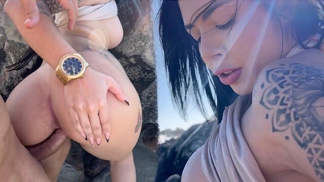 I Met this little Bitch on the Beach and Invited her to Fuck Hot, we Fucked in Public without a Condom