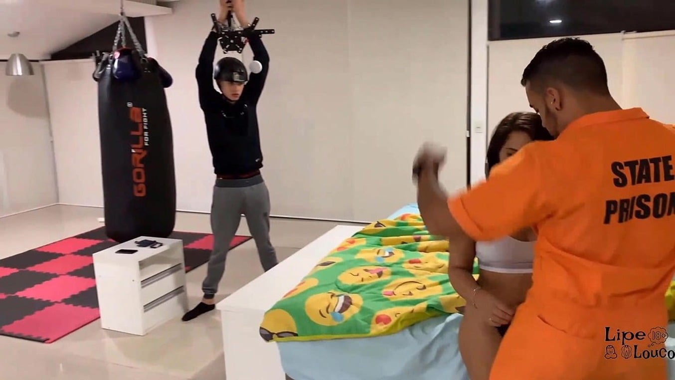 algemei o corno e transei com a mulher dele enquanto assistia ela fodendo com outro