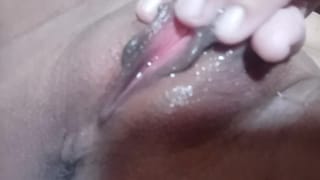 Thai Teen Play Wet Pussy แอบเล่นหีคนเดียว รอคนมาเย็ด