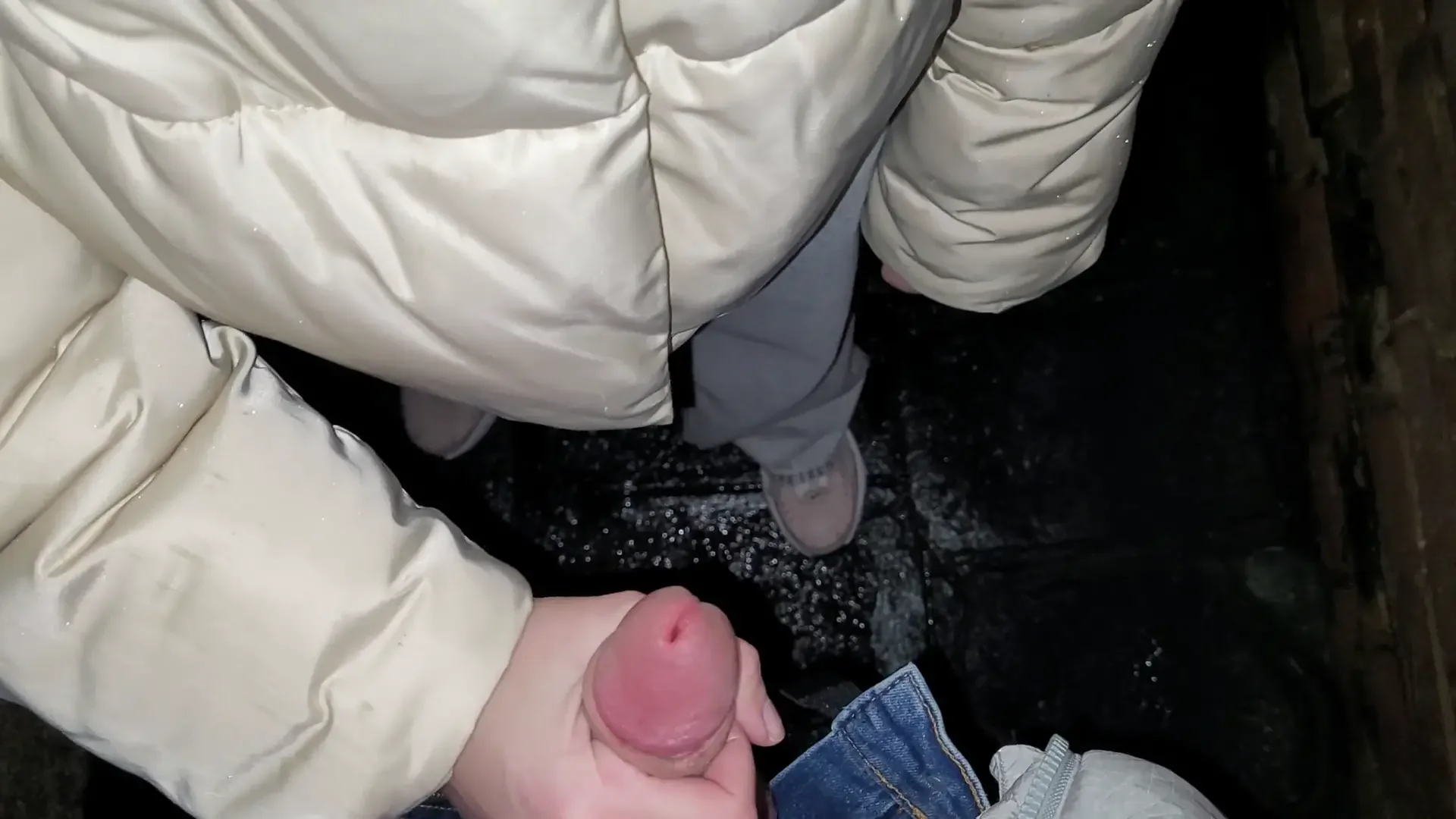 Quick Blowjob on the First Date. Public Oral Sex on the Streets of Venice