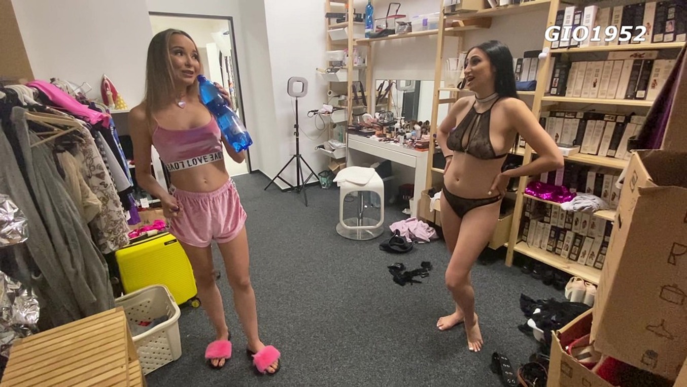 Behind the scenes #25, Francys Belle, Anna de Ville, Brittany Bardot and others. More info in description XF044