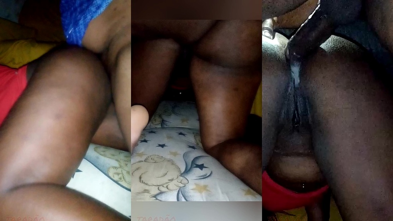 Safada gemendo e indo porra no rabo