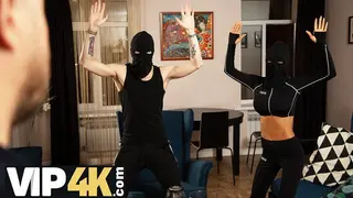 HUNT4K. Scrounger's Snatch is Filled with the Homeowner's Hard Cock