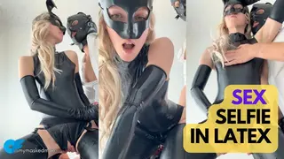 Sex Selfie: she Filmed herself Dominating and Fucking him in Latex