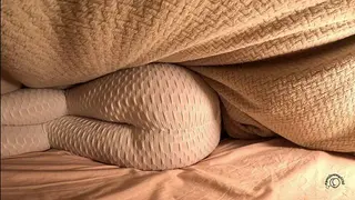 Stuck under the Sheets with my Farting Ass ! ( Dutch Oven)