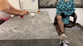 مادرناتنی به پسرناتنی میگه برو کار کن