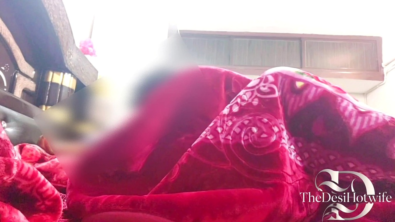 Housewife don't get satisfaction with small penis of husband
