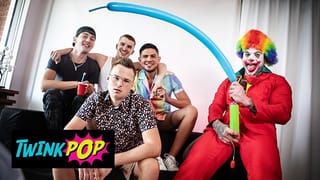 Twink Pop - Stripper William Seed Surprises Brent North with his Amazing Body & they end up Fucking - Pornhub Gay