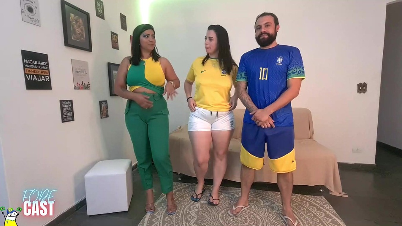Fode Cast - A copa do mundo e nossa e a deliciosa estreiante no porno chegou levando porra na buceta Ale Mancini