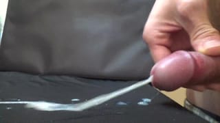 途中寸止め失敗でお漏らし射精しつつも最後はすっきり大量射精（溜め期間10日） - Pornhub Gay