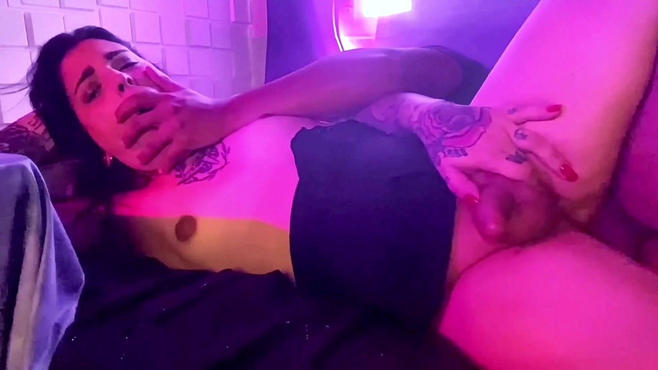 A primeira vez com uma garota trans e inesquecivel