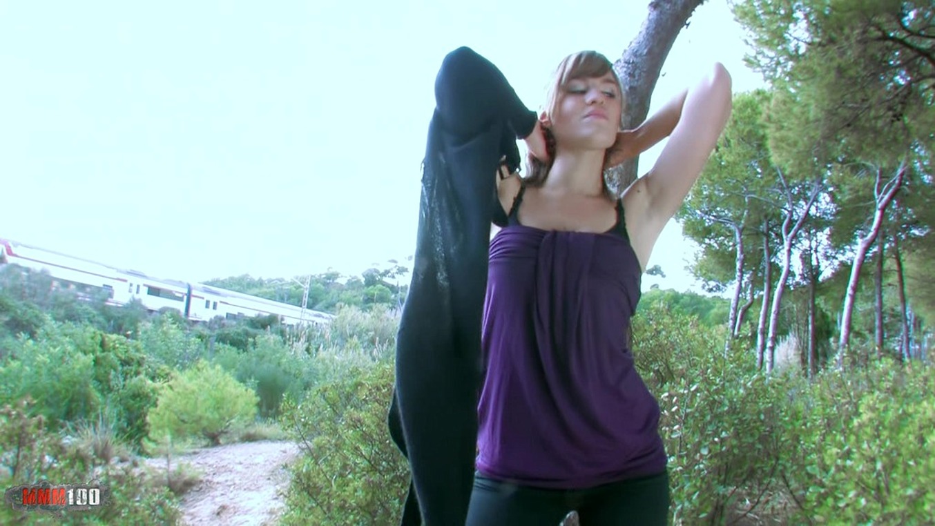 French teen Cassie Darling gets her ass banged in the woods