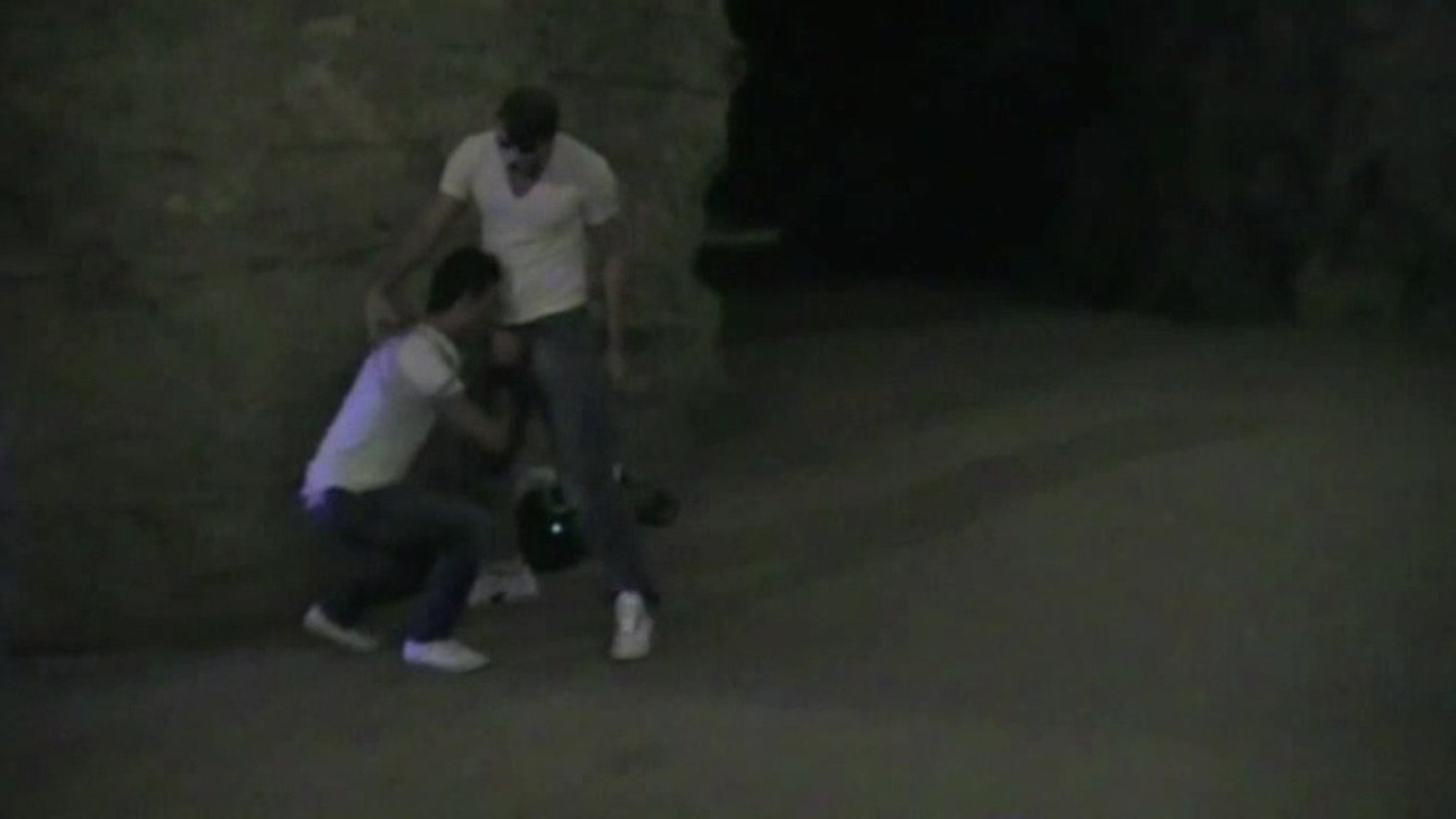 164 twin kfucked in exhib public park by arab