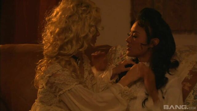 Sofa porn video – Perfect Carmen Luvana and Kaylani Lei