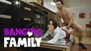 Banging Family - Step-Bro Fuck me while Im Stuck