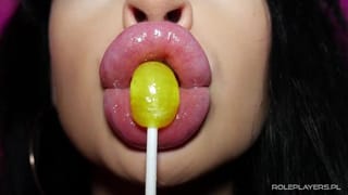 Big Fuckdoll Lips Dreaming it was your Cock instead