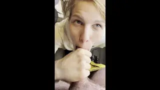 Amateur Wife Give Blue Collar Husband Blowjob and Gets a Big Facial as a Reward