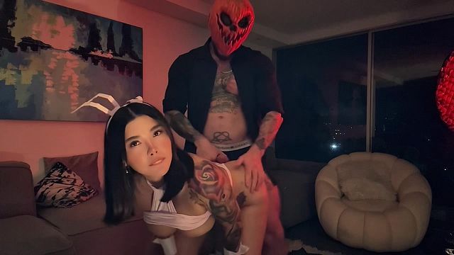 Trick or Treat,my Neighbor come to Celebreate Halloween and Recorded