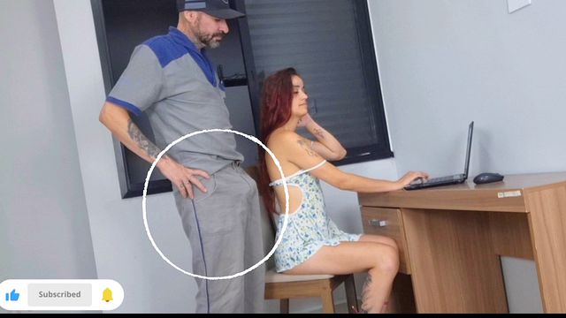 Married Woman Receives Internet Technician and Shows Off!