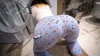 Step Sister Gets Fucked while is Stuck inside of Washing Machine - Creampie