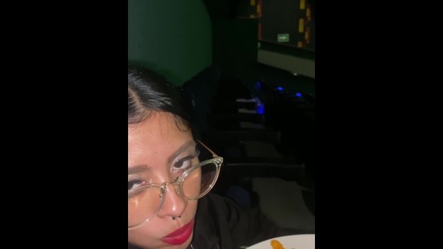 Mi Friend Raffled off a Blowjob at the Movies
